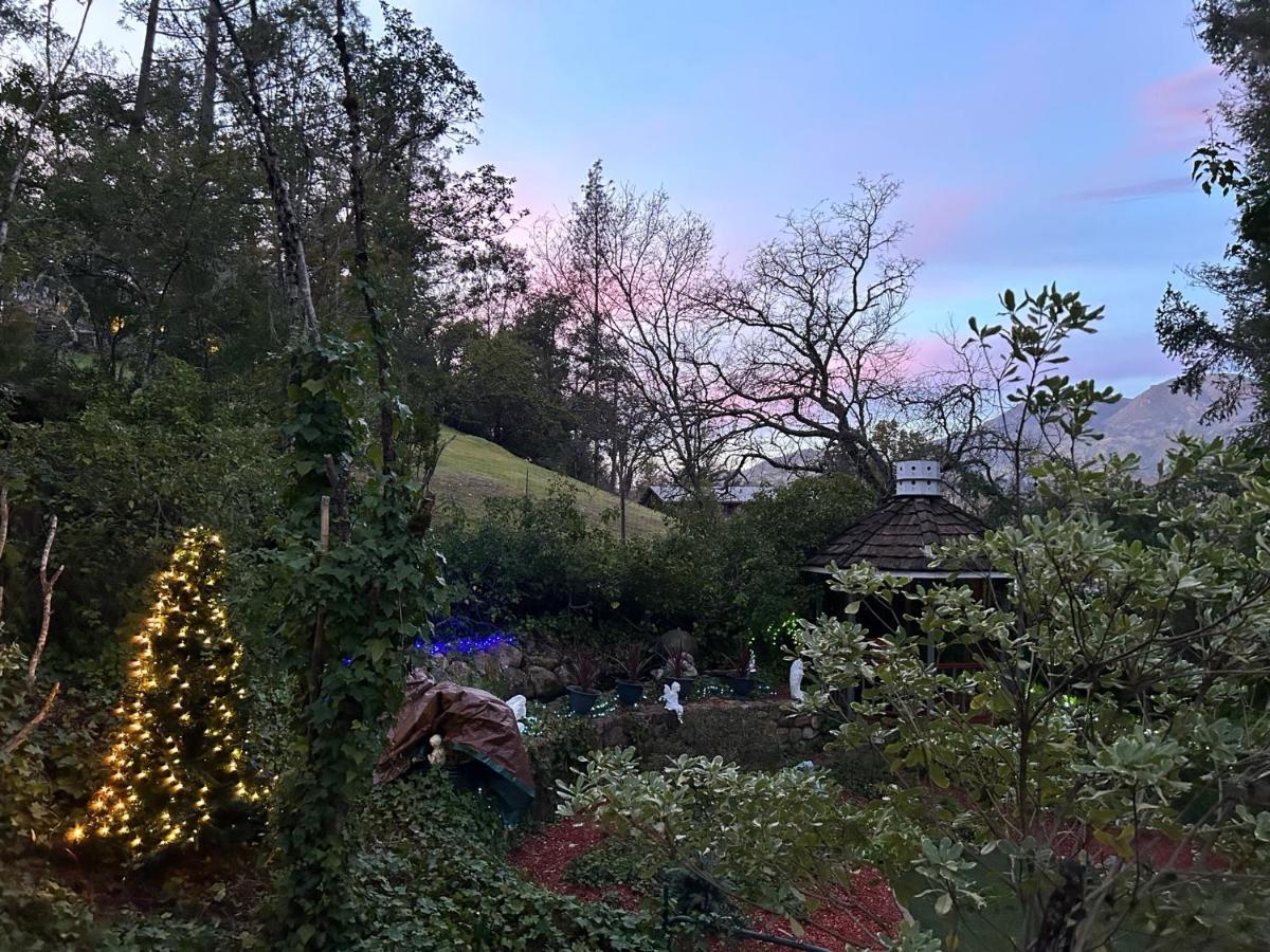 カリストガ フットヒル ハウス Bed & Breakfast エクステリア 写真