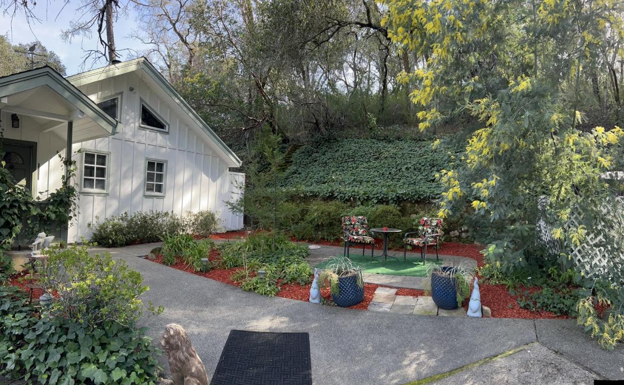 カリストガ フットヒル ハウス Bed & Breakfast エクステリア 写真
